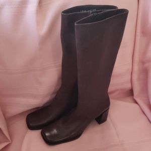 Womens boots never worn